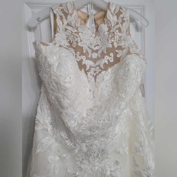 Beautiful Plus Size Wedding Dresses - Picture 6 of 12